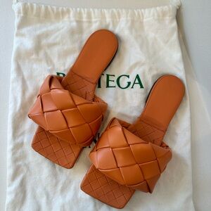 NEW Bottega Veneta Orange Lido Slide Sandals